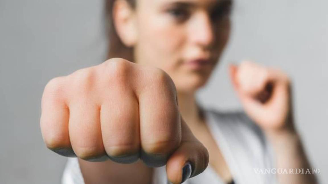 Mujer se defiende de abusador y lo mata con técnica de jiu-jitsu