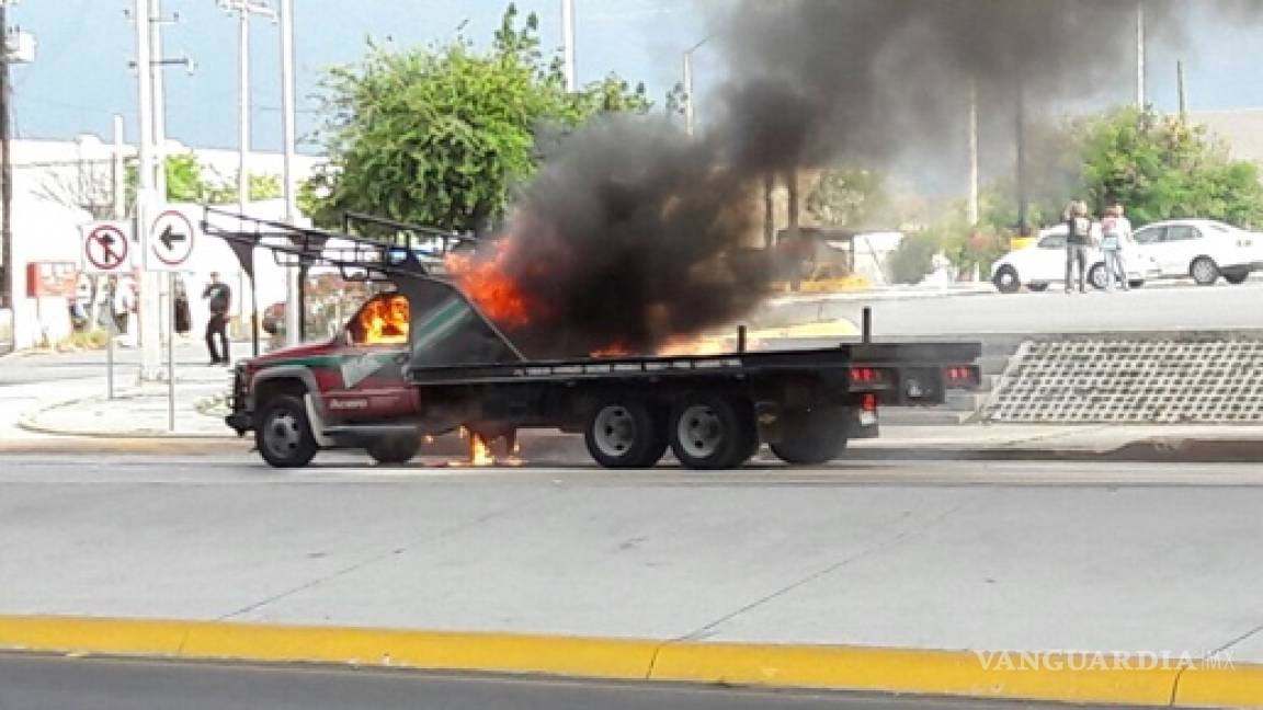 Saltillo: Se incendia camión en LEA y Abasolo