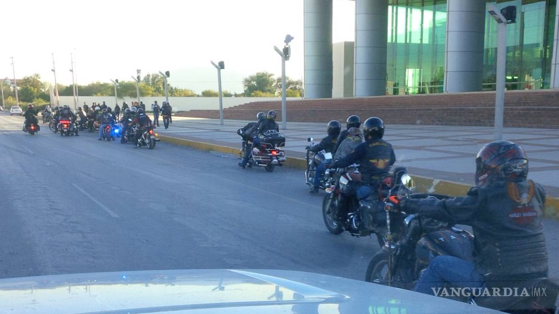 Motociclistas bloquean bulevar Pape de Monclova para exigir justicia