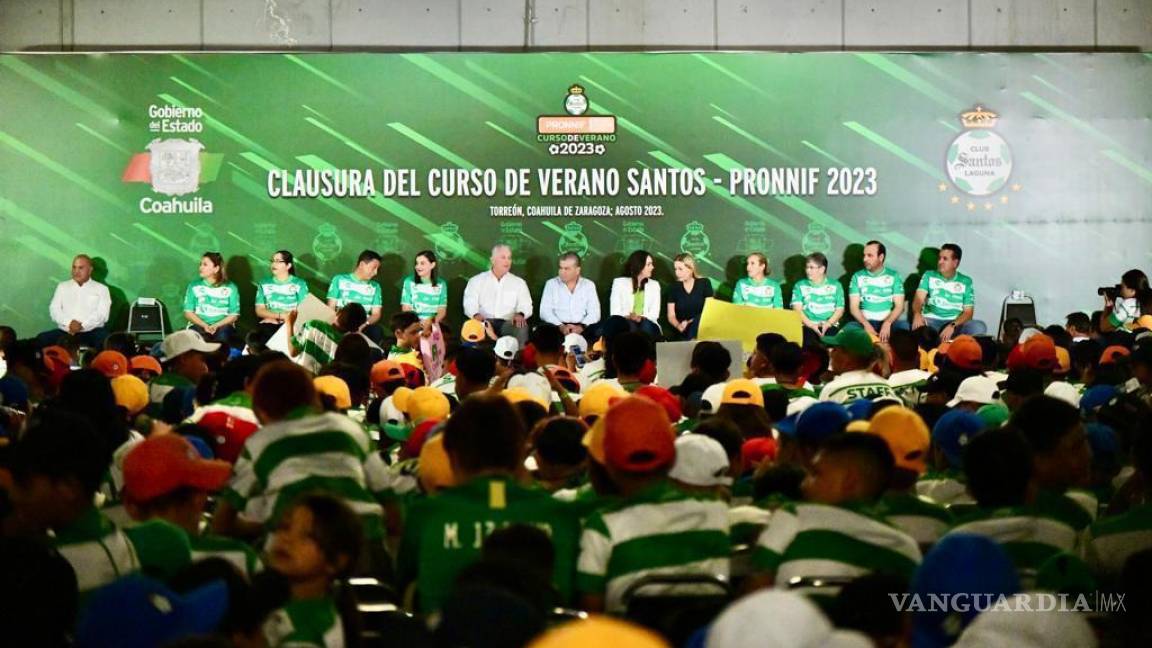 Clausura Gobernador cursos de verano Santos-Pronnif 2023 en Torreón; promete llevarlos a juego en el TSM