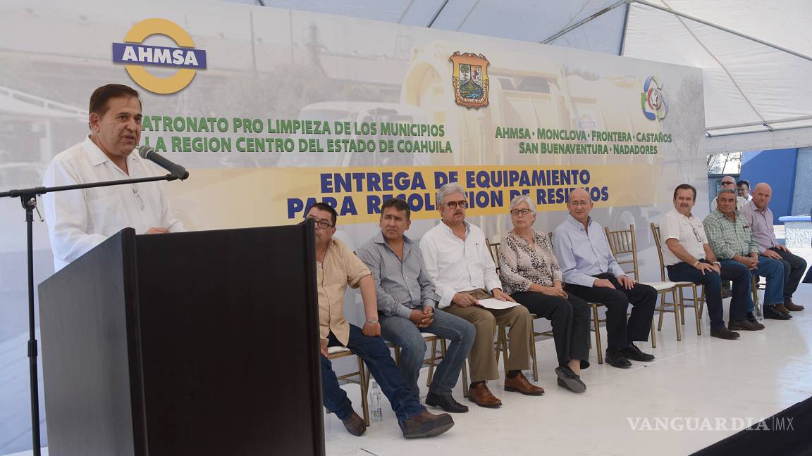 Patronato de Limpieza de AHMSA entrega mil contenedores a municipios de la Región Centro