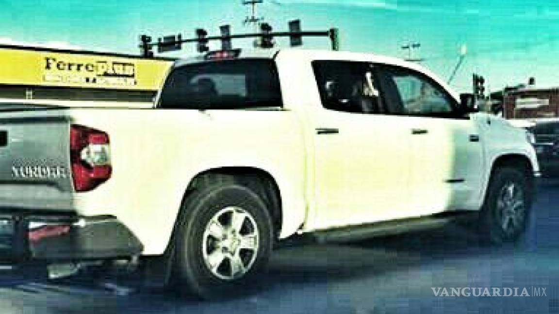 Despojan de pick up a conductor en Torreón y los detienen en Gómez Palacio