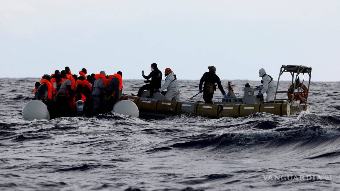 Mueren 10 migrantes en el Mediterráneo; rescatan a 2 mil