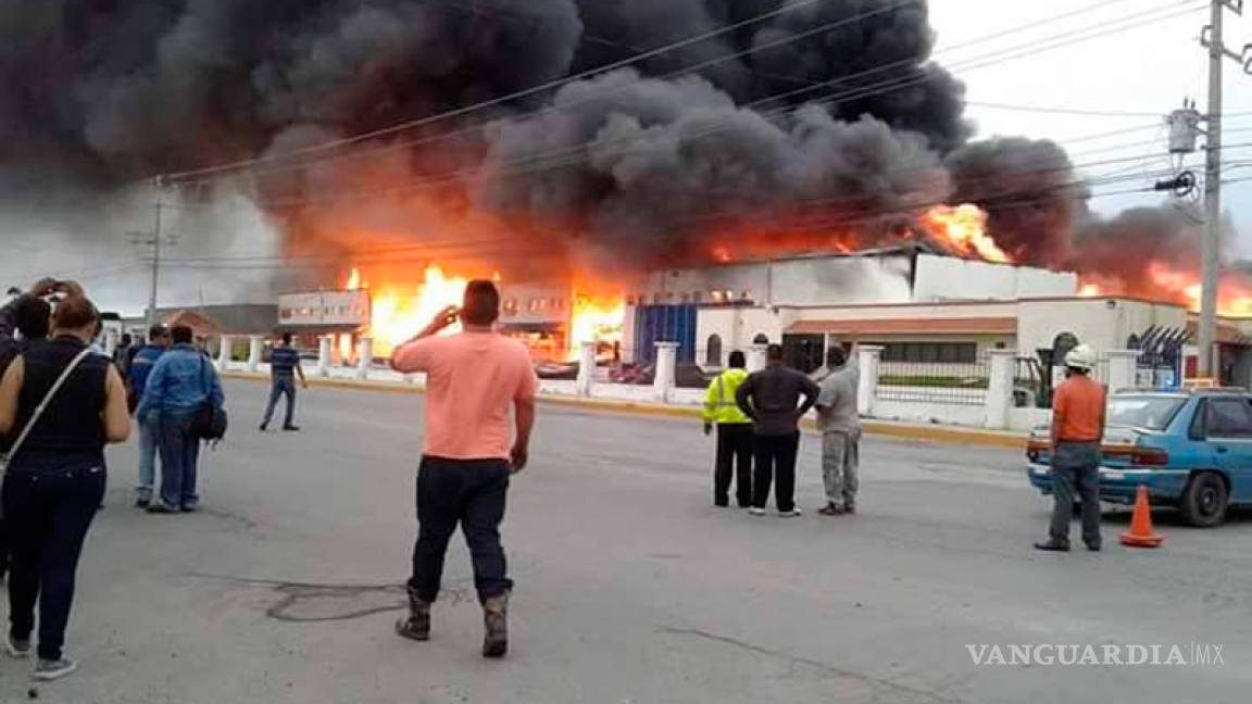 Incendio consume bodega abarrotera en Reynosa