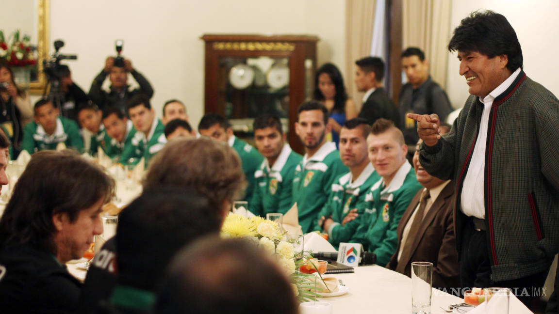 Evo Morales a jugadores bolivianos: &quot;Si clasifican les daré lo que ustedes pidan&quot;