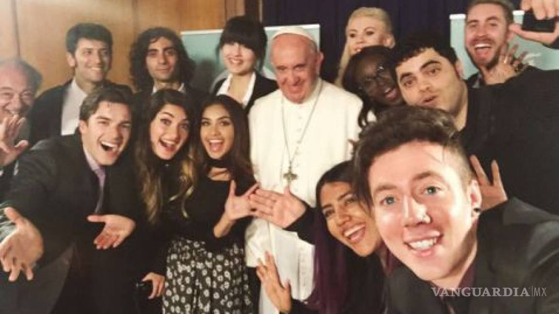 “¿Ha pensado en renunciar?”: cuestiona al Papa youtuber mexicana