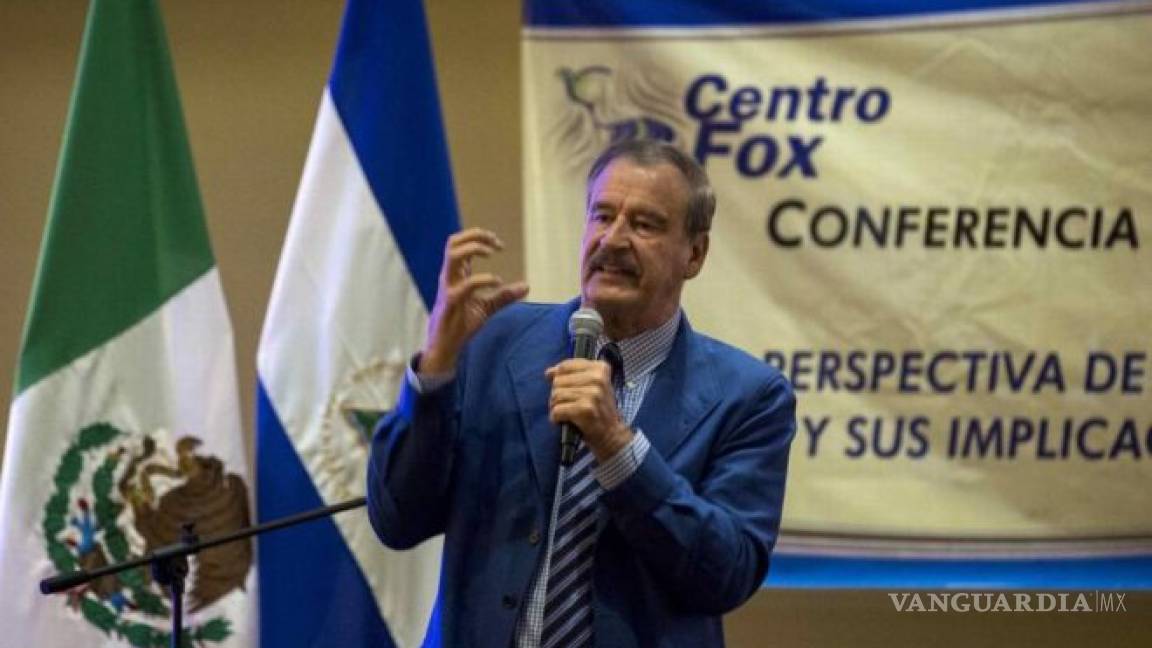 Vicente Fox llega a Venezuela y 'pide' a Maduro 'convoque a elecciones'
