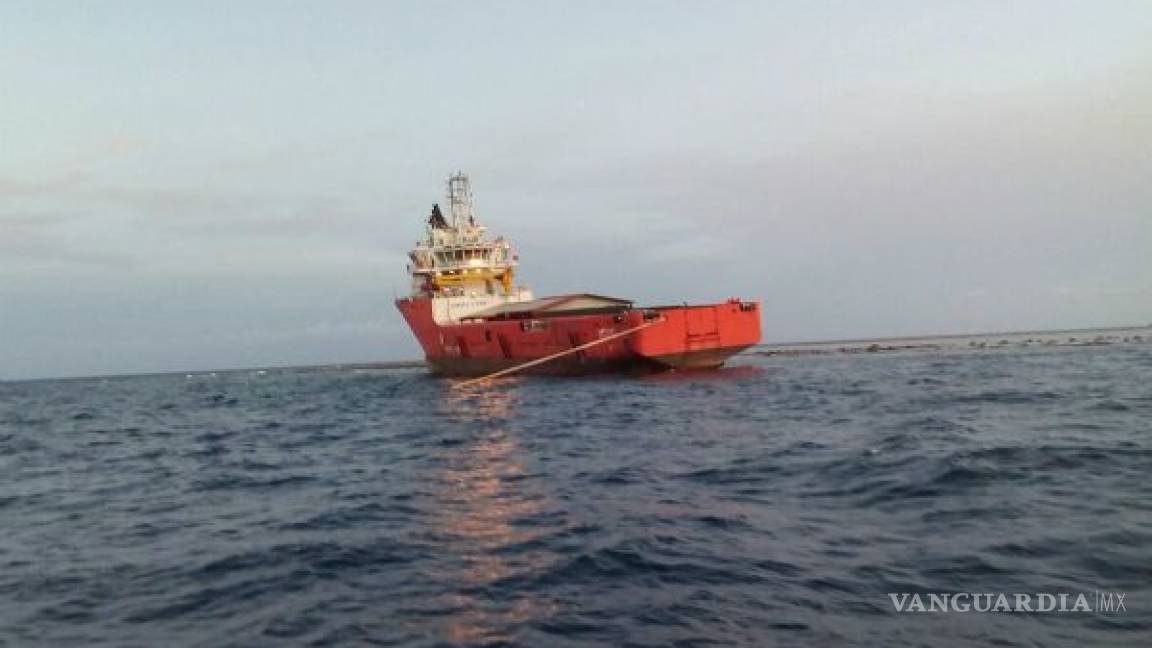Retiran buque encallado en arrecife de Veracruz; dañó Área Natural Protegida