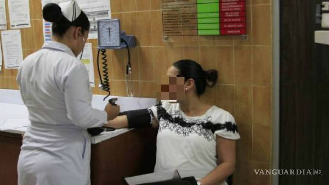 Detienen a mujer que fingió ser enfermera durante 2 años en hospital de Oaxaca