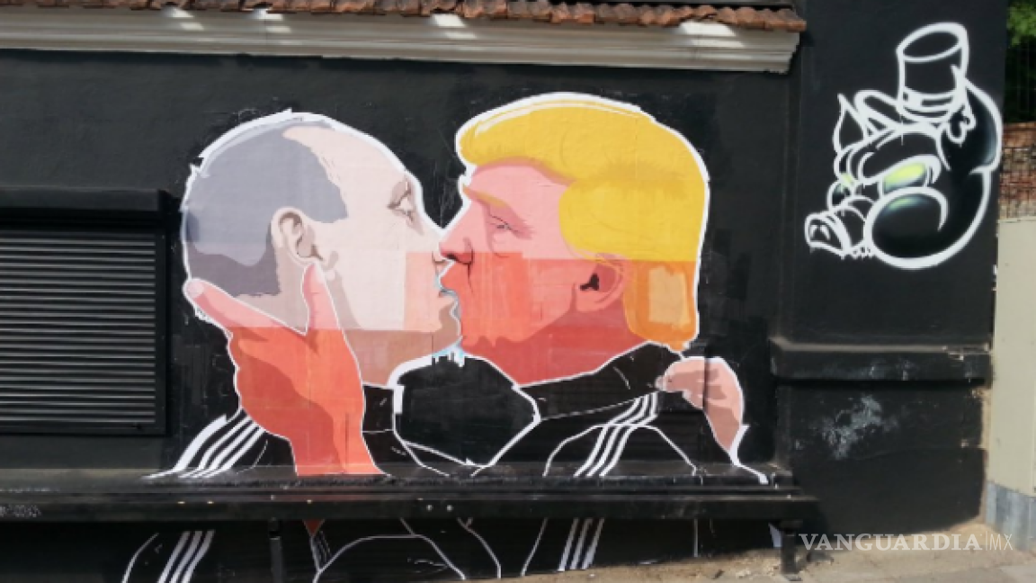 Grafiti de beso entre Putin y Trump se hace viral