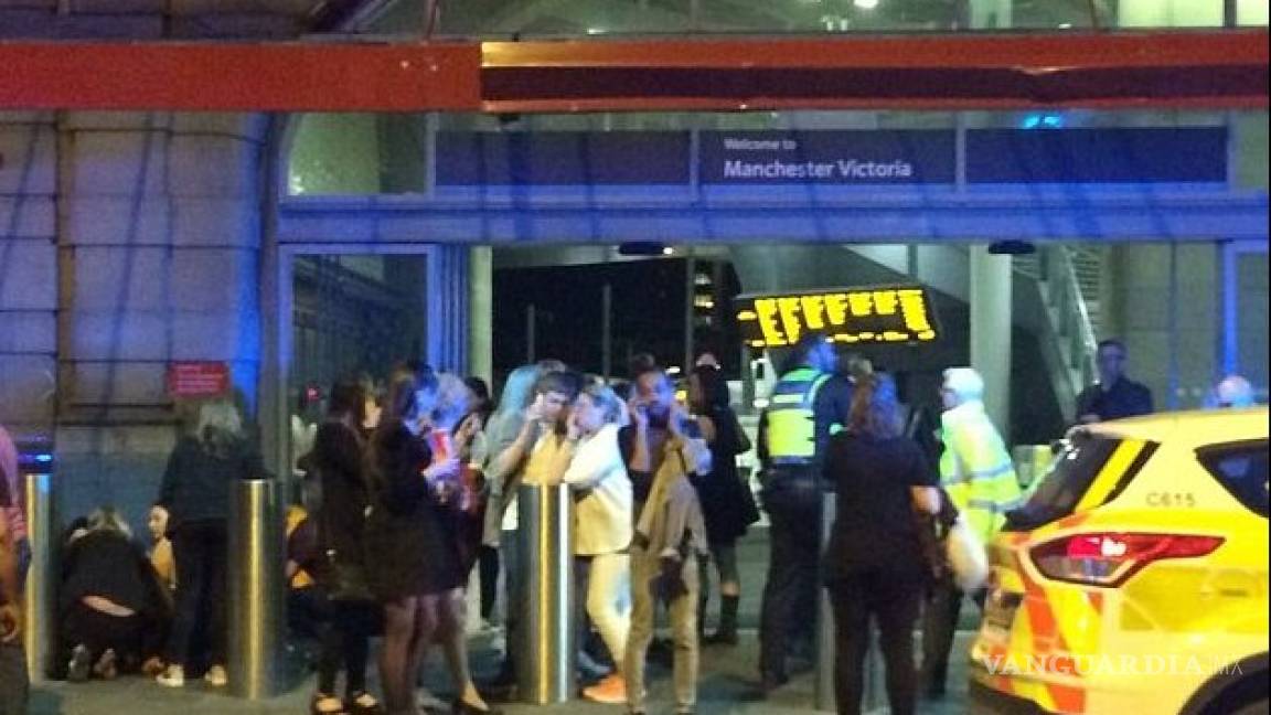 Reportan explosiones en estadio de Inglaterra después del concierto de Ariana Grande; policía confirma muertos