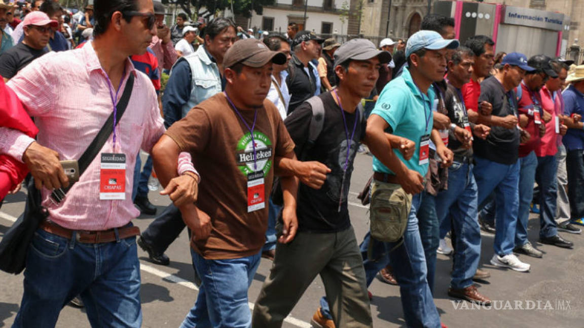 Ocupa tiendas de transnacionales en Chiapas