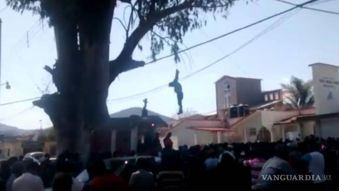 Intentan linchar a hombre en Hidalgo; lo cuelgan de un árbol