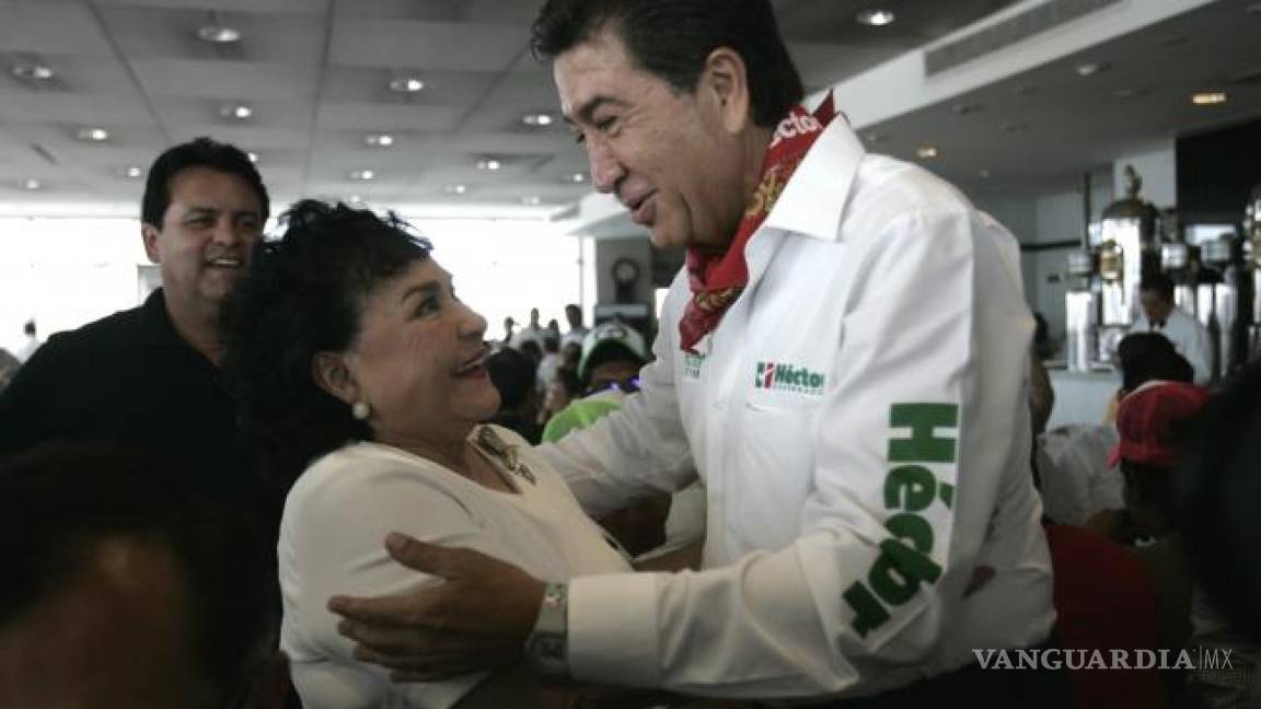 Carmen Salinas pide a Héctor Yunes cuidarse de Morena y AMLO