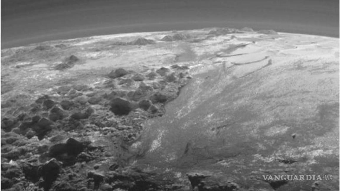 Hallan valles erosionados en Plutón