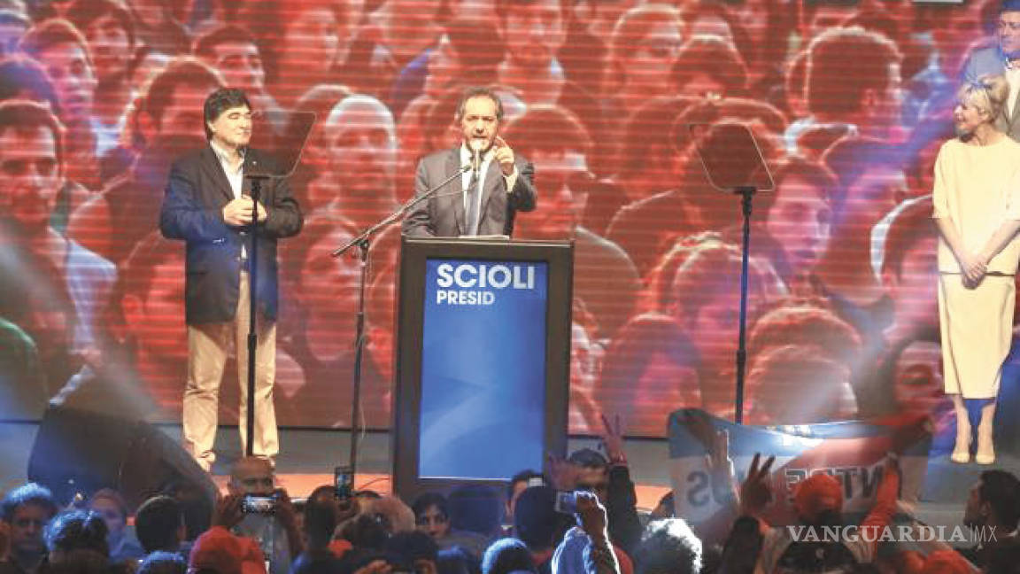 Scioli gana por la mínima y Macri es favorito para la segunda vuelta