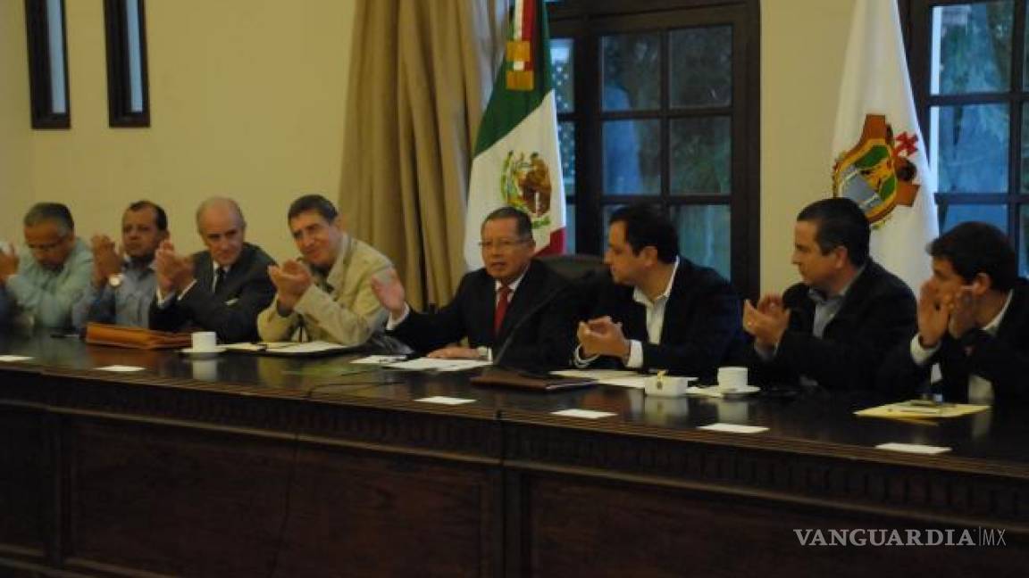 Flavino Ríos se reúne con 95 alcaldes de Veracruz