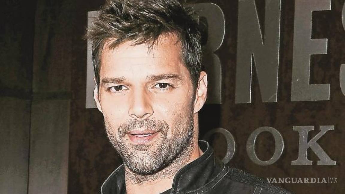 Tras huracán, Ricky Martin aún no halla a su familia