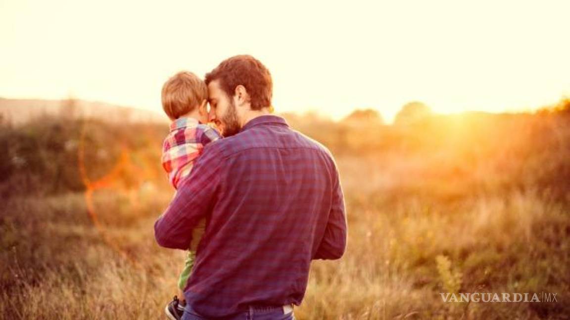 Un padre soltero resalta la gran labor de las madres solas