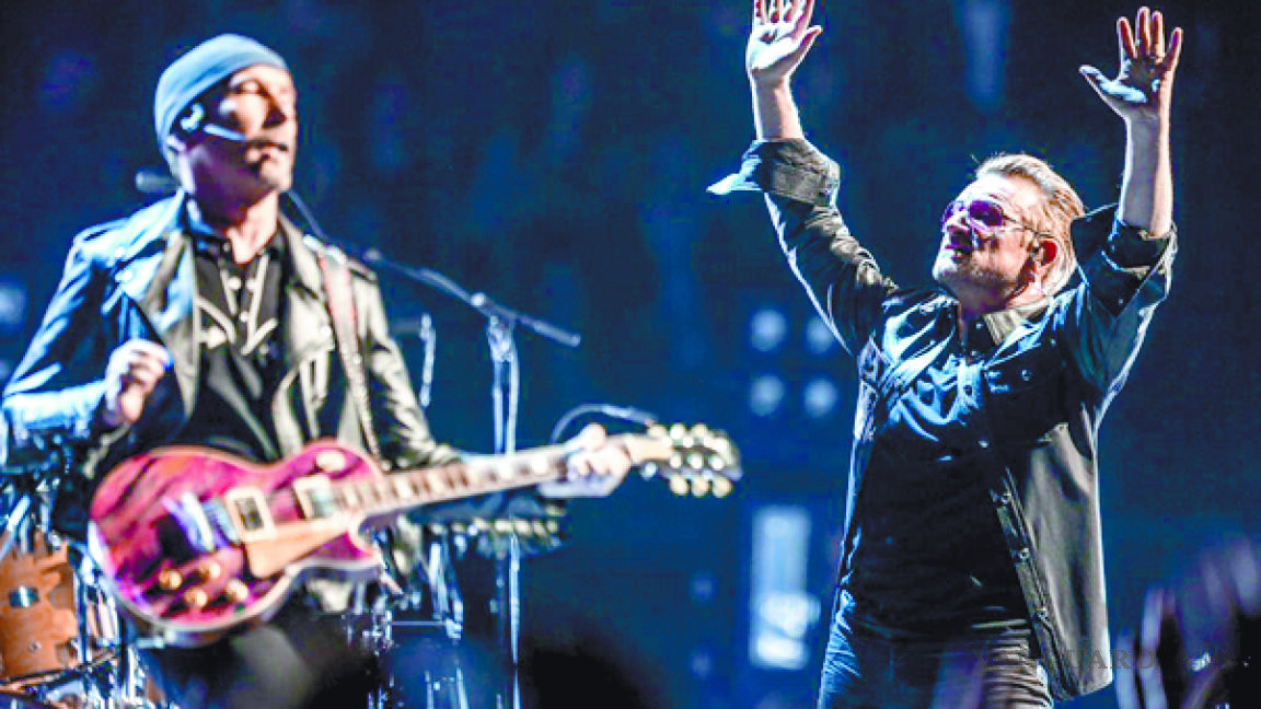 U2 le pide a París no tener miedo
