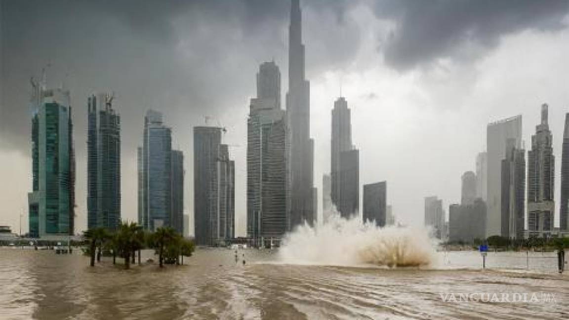 ¿Qué pasó en Dubai?, terminó inundado tras poderosa tormenta; llovió lo de un año y medio en 24 horas