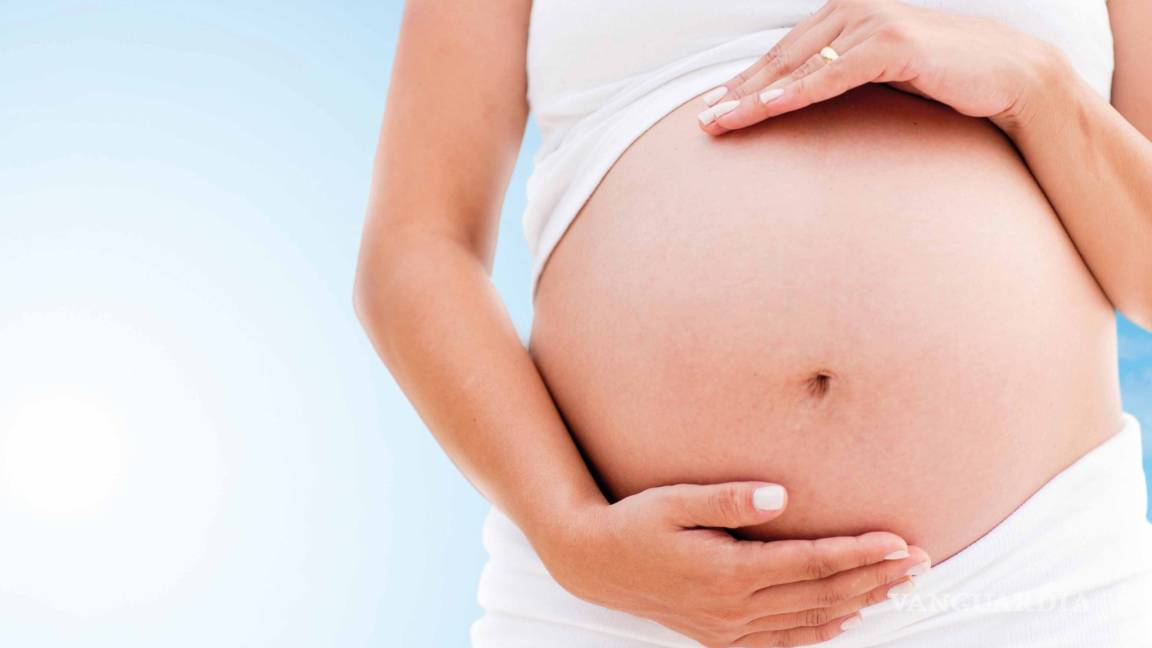 Mujer embarazada por poco ignora una comezón que resultó ser una seria enfermedad