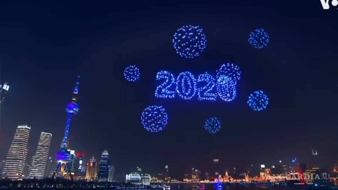 Cambian fuegos artificiales por drones en China para recibir el 2020