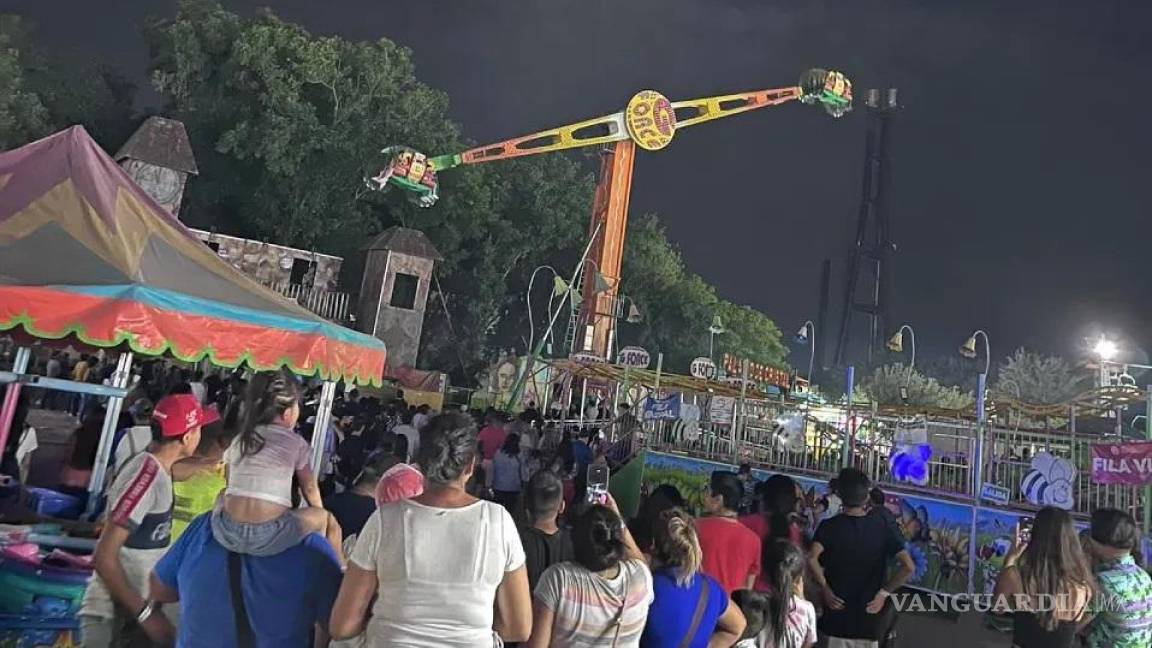 Falló juego mecánico en Parque Fundidora de Monterrey; usuarios quedaron ‘en el aire’