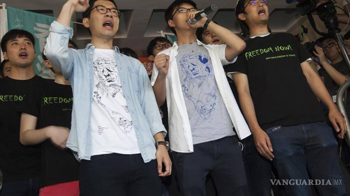 Condenan a prisión tres activistas prodemocráticos de Hong Kong