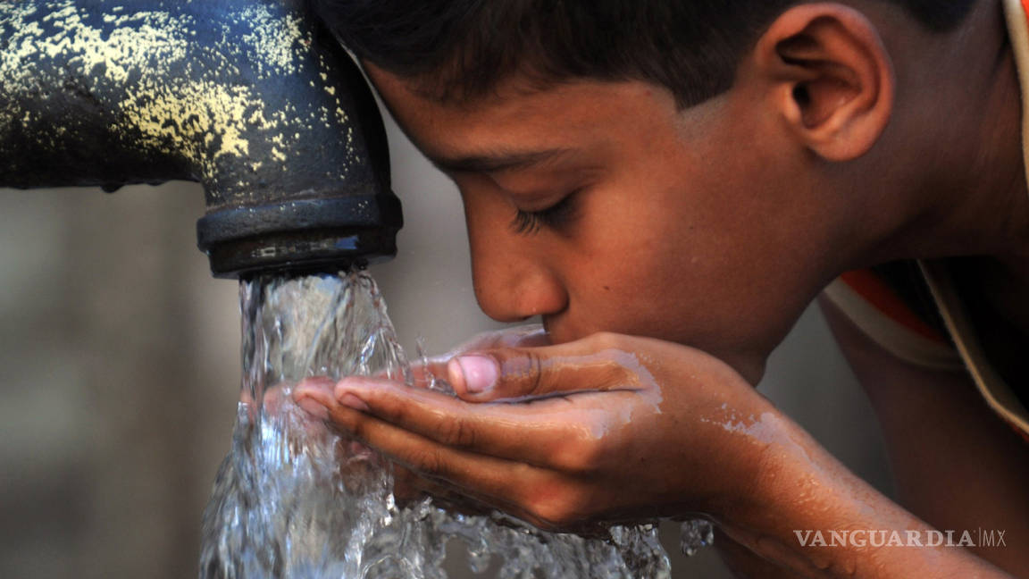 Condonan el pago por el consumo de agua a 150 familias de Acuña