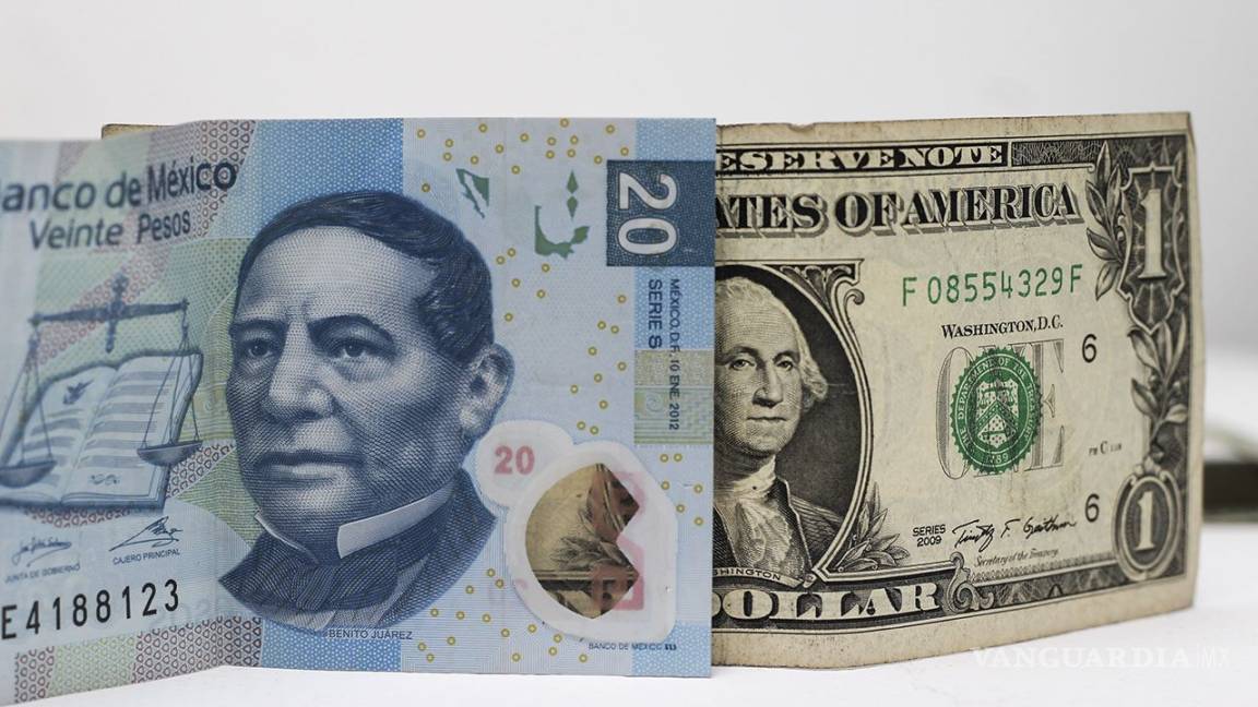 Dolar alcanza los 21 pesos, nuevo máximo histórico