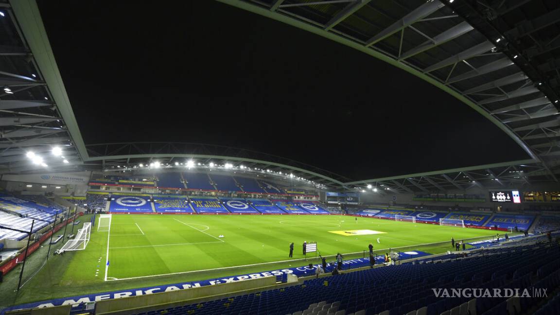 Reino Unido permitirá público en los estadios de futbol
