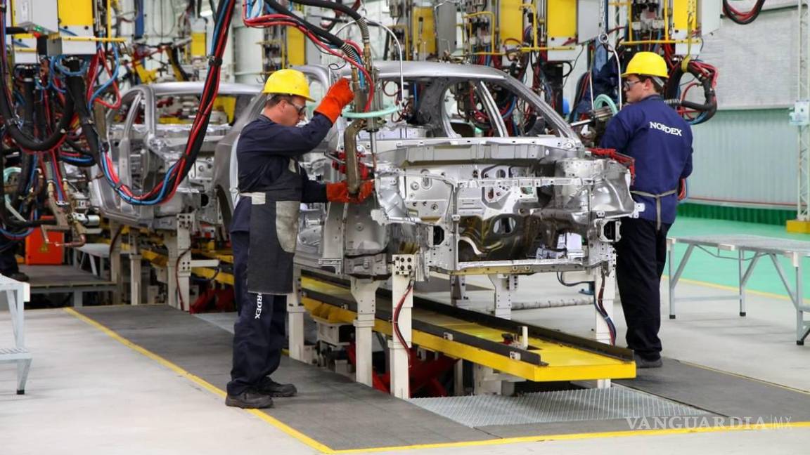Sube producción y exportación de autos en octubre; General Motors retoma ritmo