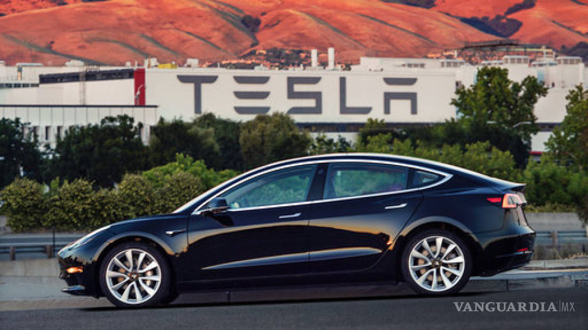 El éxito del Tesla Model 3 tiene a sus competidores en busca de una respuesta