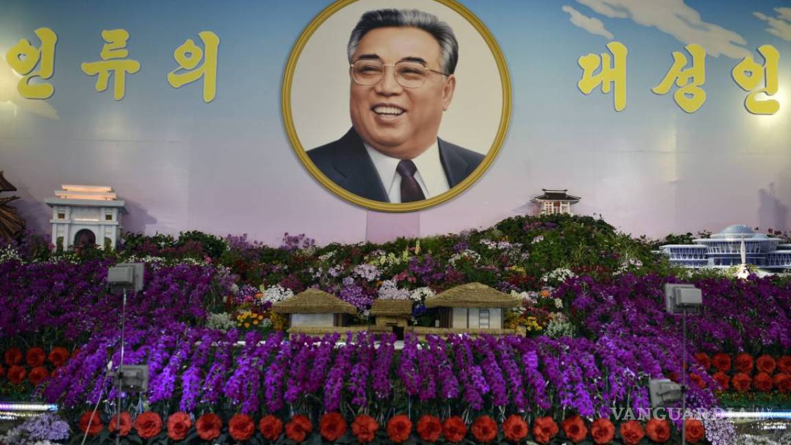 Corea del Norte se vuelca en la celebración del aniversario de su fundador
