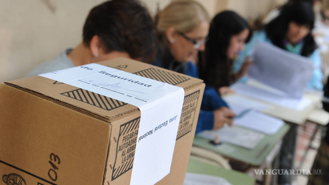Detienen a 13 prófugos cuando se presentaron a votar en primarias argentinas