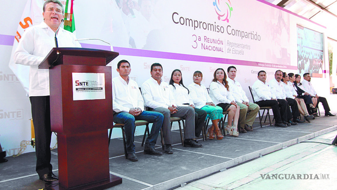 Maestros aportaron paz social a México en sus aulas: Juan Díaz