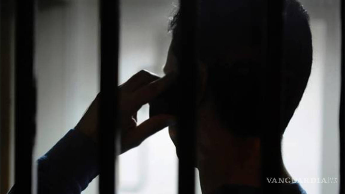 IFT emite reglas para bloqueo de celulares en prisiones