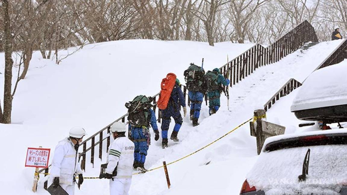 Fallecen siete alumnos y un instructor por una avalancha en Japón