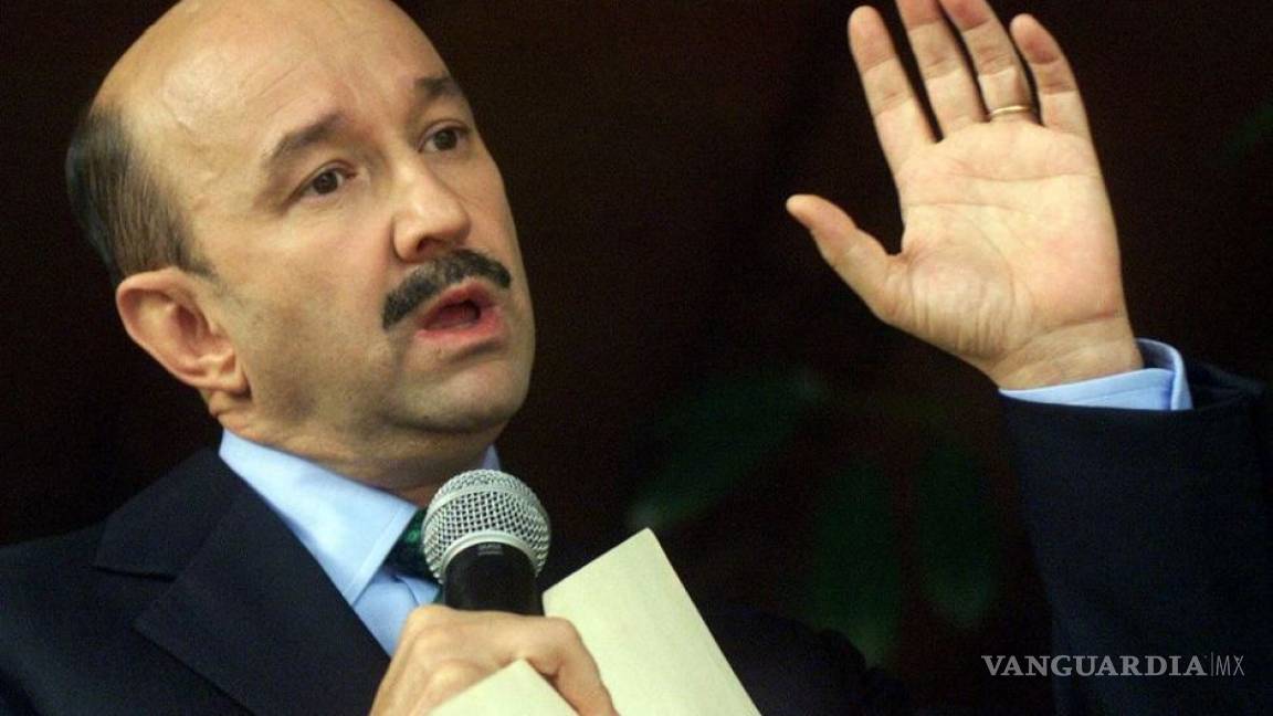 Carlos Salinas creó la Comisión Intersecretarial para el Eclipse en 1991