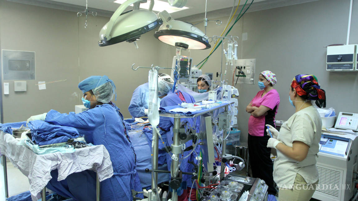 Realizan con éxito cirugía de corazón a niña durante terremoto en México