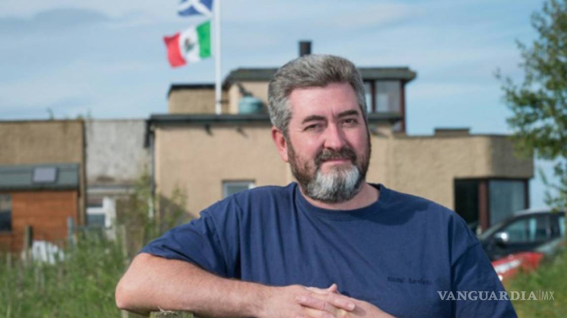 Granjeros escoceses se revelan contra Donald Trump, intentó cobrarles un muro y ellos ponen banderas mexicanas