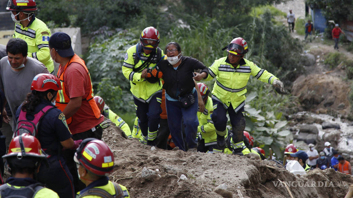 Familia pierde a 11 de sus miembros por alud en Guatemala