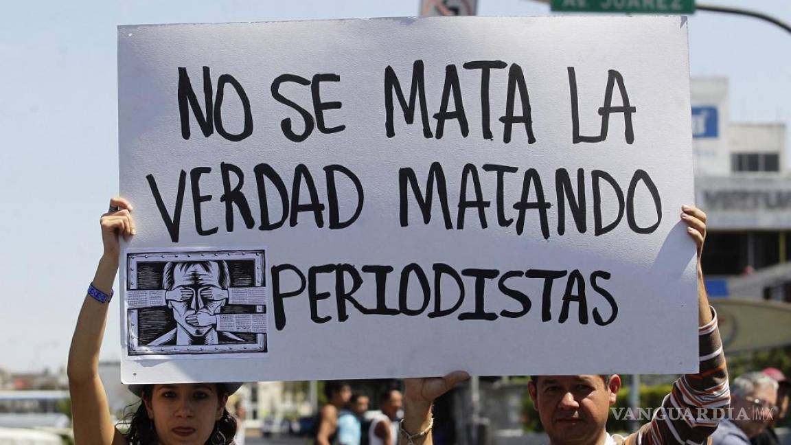 SIP alerta por amenazas del crimen y críticas de AMLO a la prensa en México