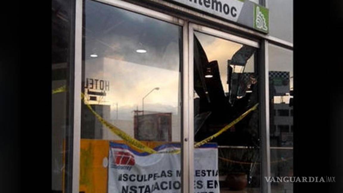 Usuario choca contra puerta del Metro de Monterrey