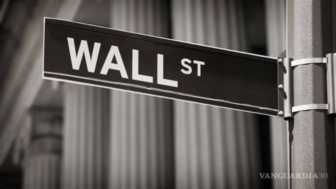 Wall Street cierra su peor mes en más de tres años