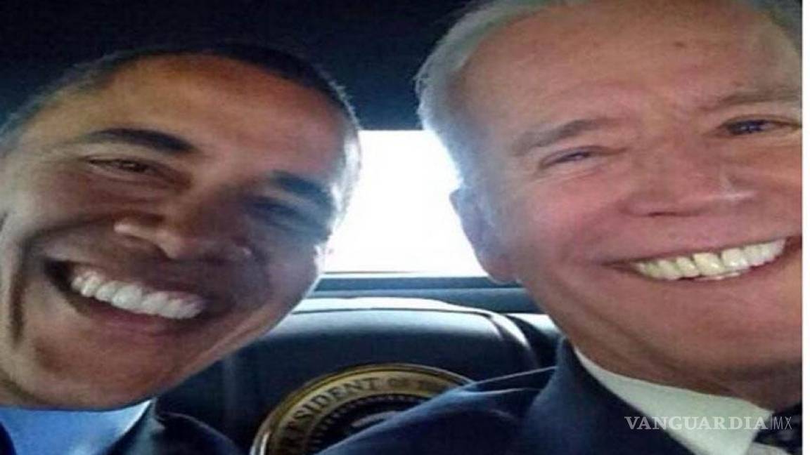 Joe Biden presume su primera 'selfie' con Obama