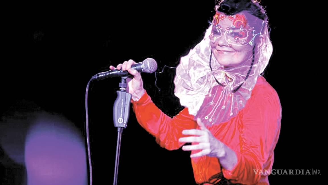 Björk suspende parte de su gira europea por agotamiento emocional