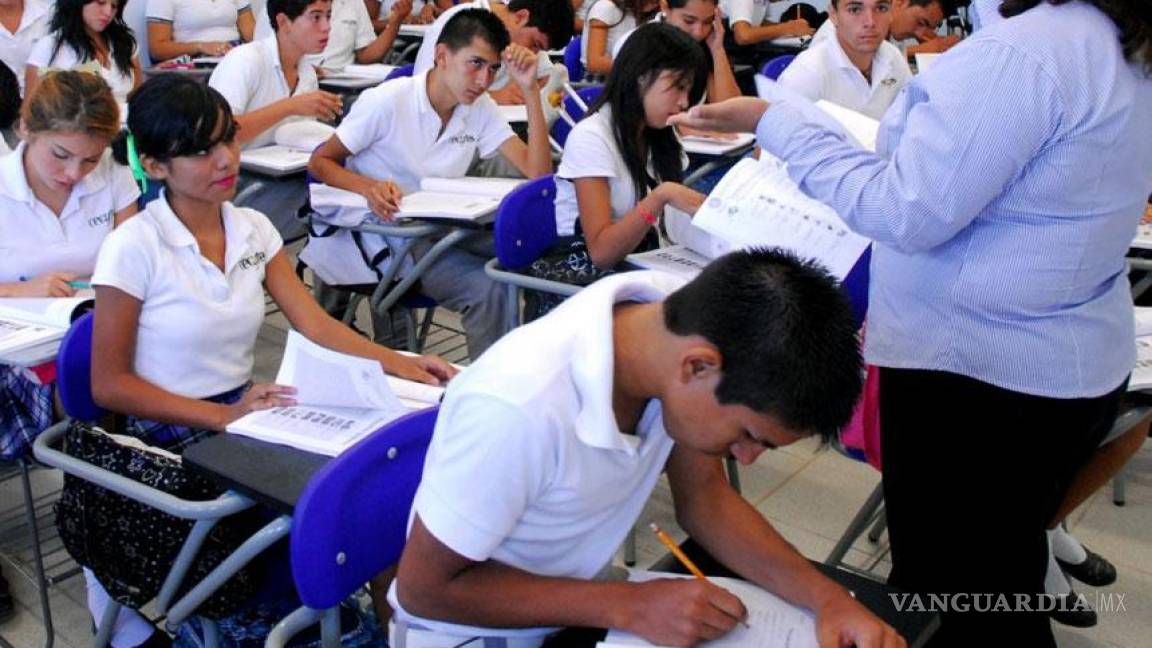Critican que maestros sin experiencia den clases en Monclova