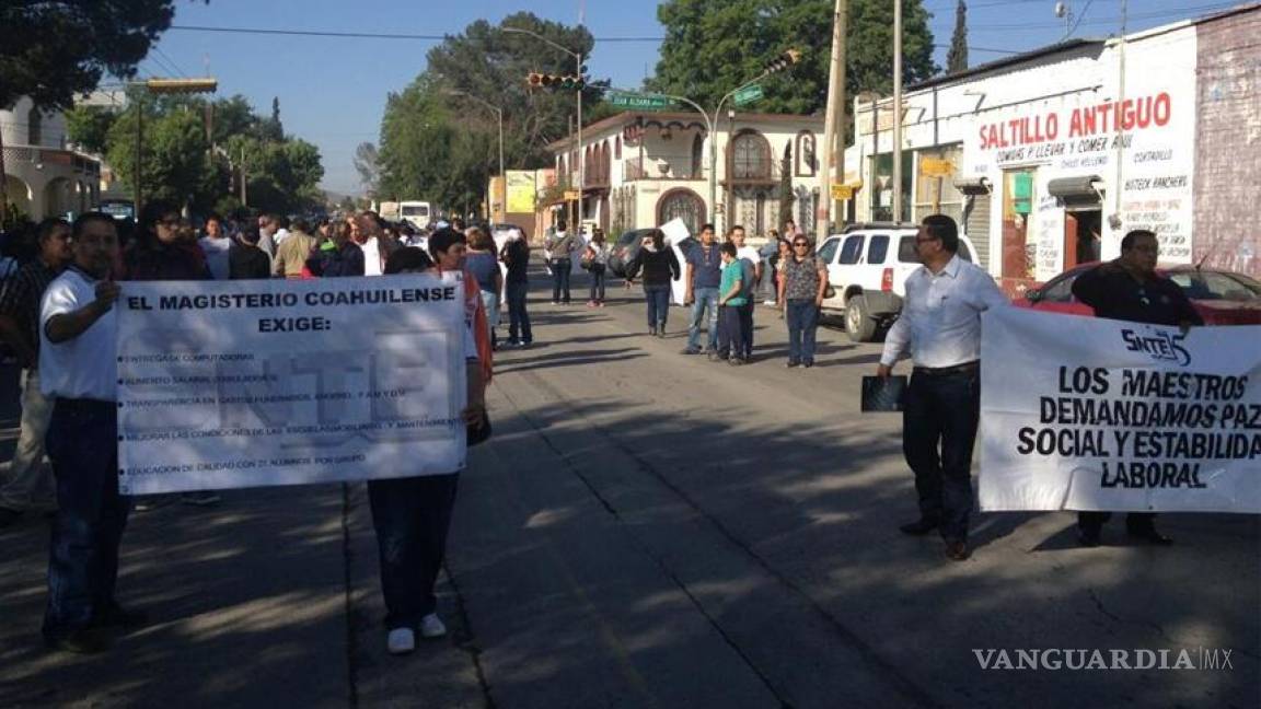 Marchan maestros de Coahuila contra la Reforma Educativa